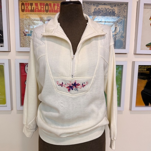 Vintage 90s Cream Embroidered Quarter-Zip Fleece Sweatshirt - Picture 3 of 8